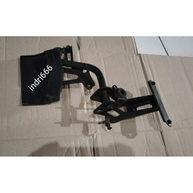 braket dudukan ECU Honda Vario 125/150 LED old original.