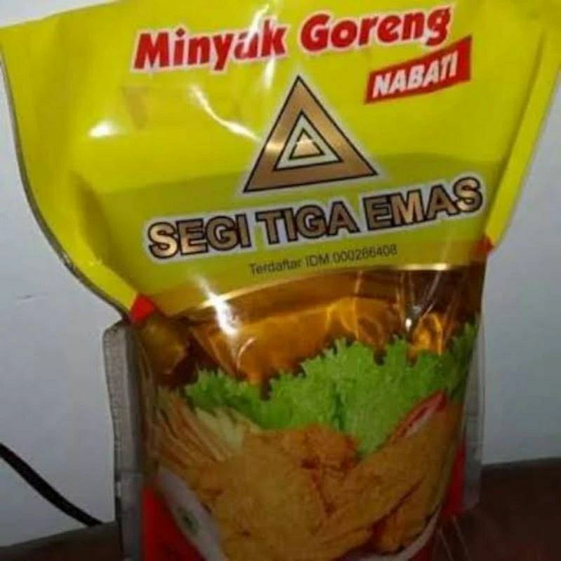 

Minyak Goreng Segi tiga emas 2 liter