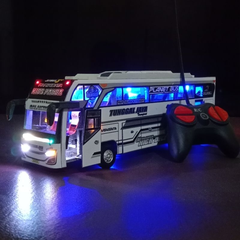 Miniatur Bus Tunggal Jaya Kids Panda Remote Control