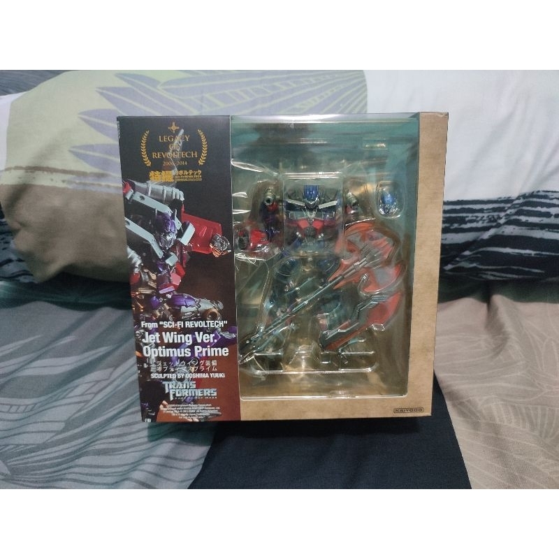 revoltech optimus prime jetwing
