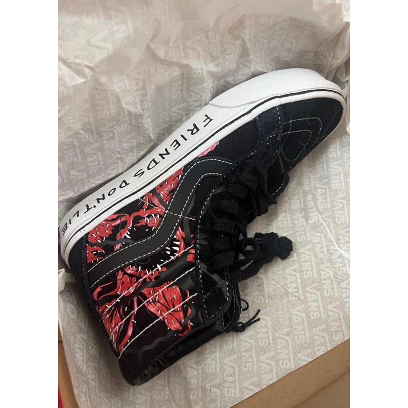 Vans Sk8-hi X Stranger Things size 38