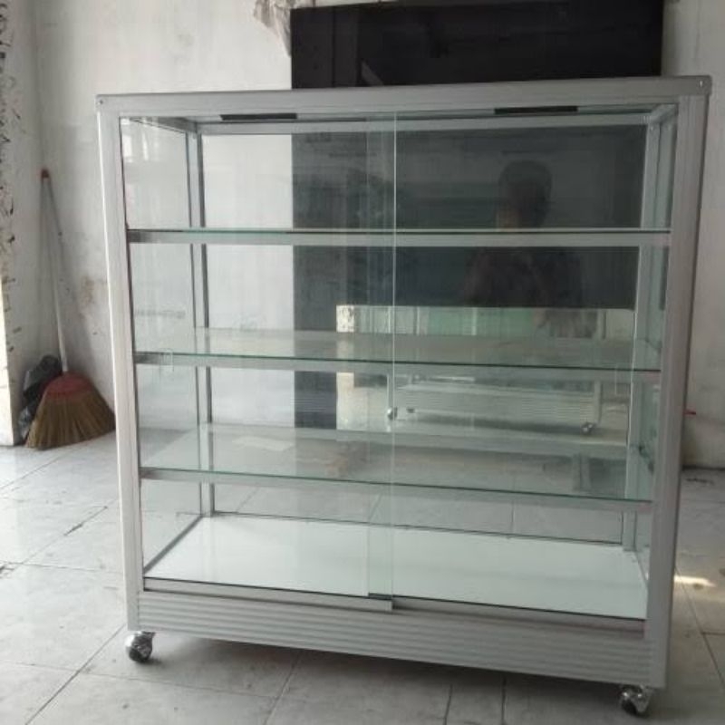 Rak kaca, etalase toko