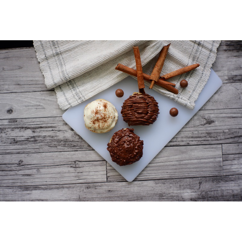 

Cinnamon Rolls Premium 3 Buns