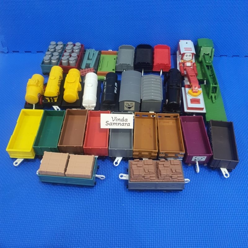 Takara Tomy Plarail Gerbong Kereta Mix Thomas and Friends Campur