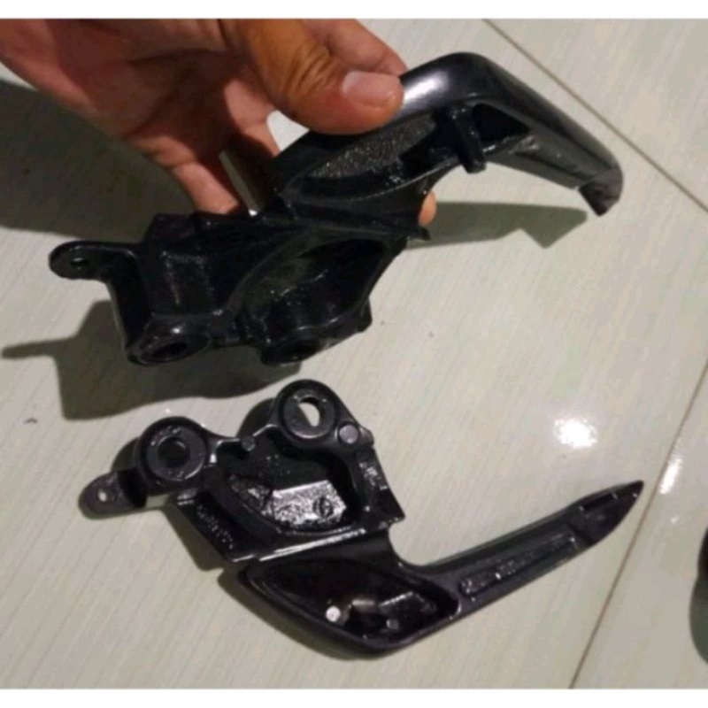 BEHEL BEGEL PLANGER PEGANGAN JOK BELAKANG CB 150R LED ,CB 150R FACELIFT