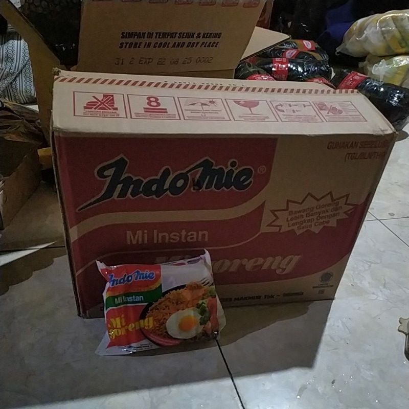 Kardus indomie free mie goreng 11pcs