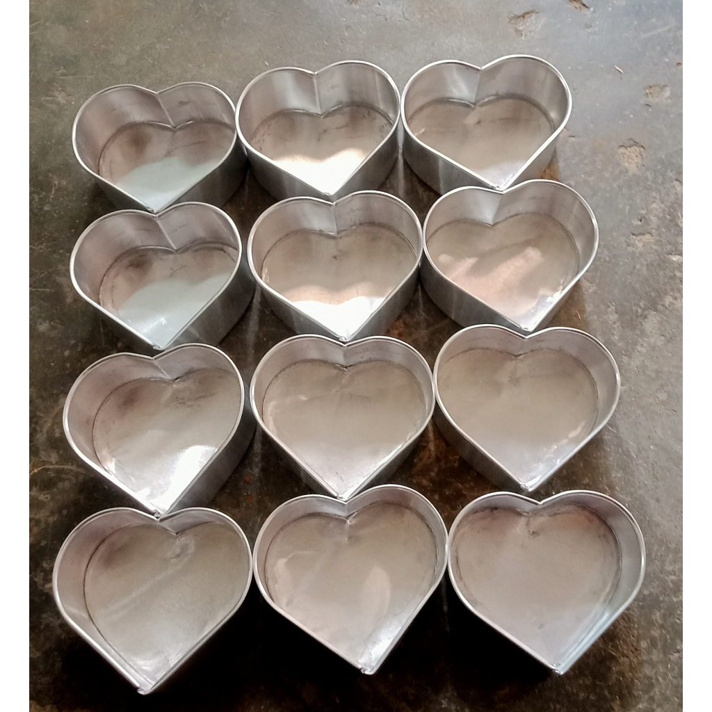 

1 lusin loyang mini bentu hati 12 pcs bahan almunium