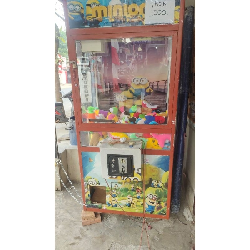 mesin capit capit boneka