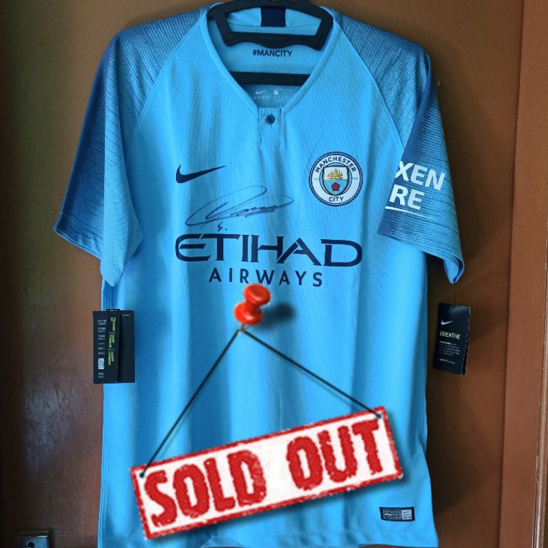 Jersey Manchester City Home 2018/2019 Original + Tanda tangan Vincent Kompany (SOLD OUT)