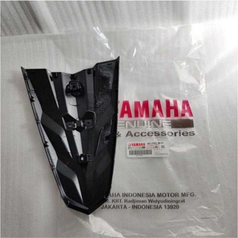 Panel Dasi Dudukan Plat Nomor Hitam Metalik Original Genuine Yamaha All new Soul gt 125 / 2SX-F3391-