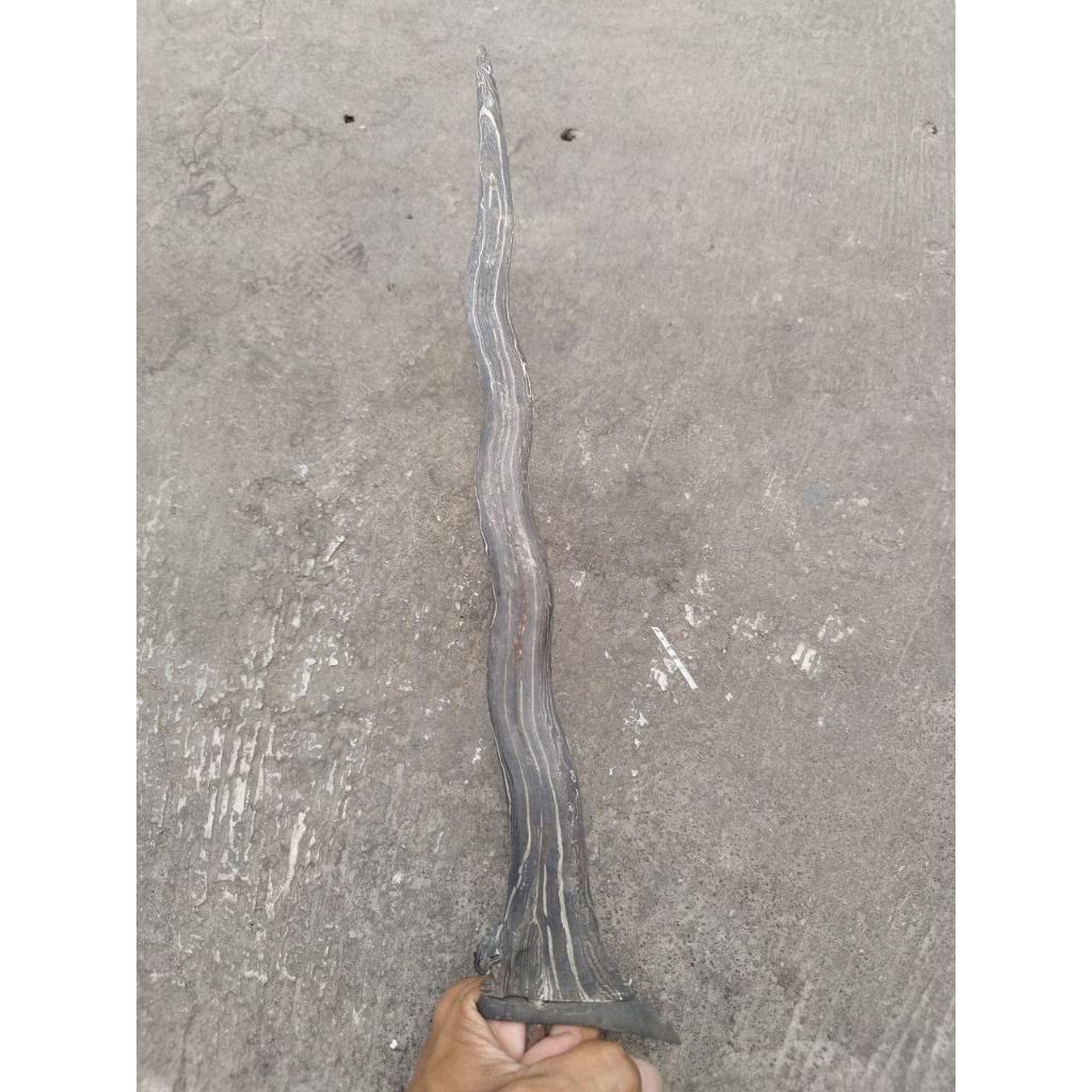 Keris Carumbuk pamor Junjung Drajat