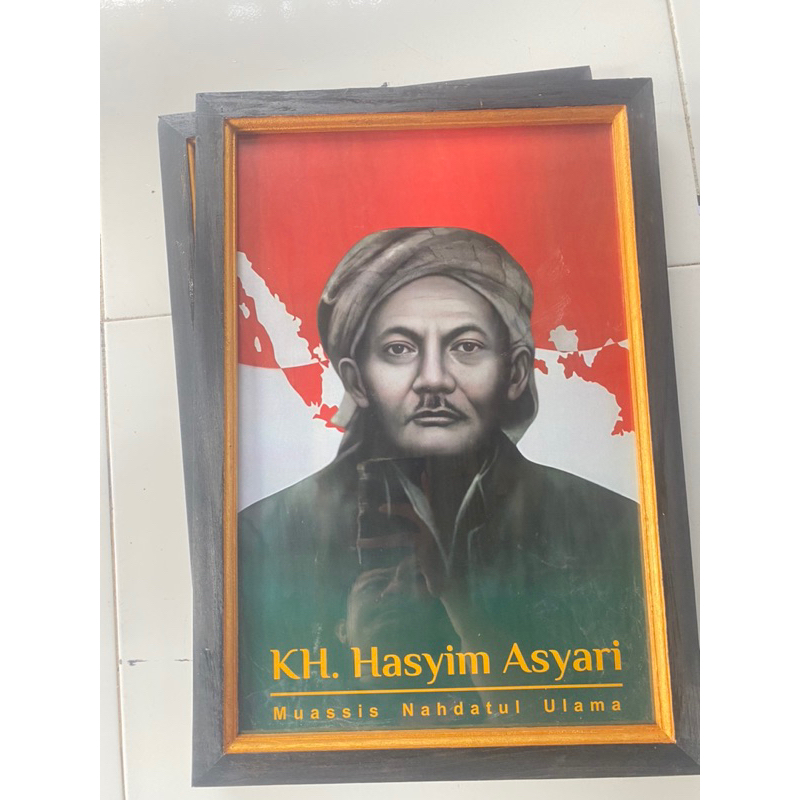Cetak poster plus bingkai kh hasyim ashari plus bingkai