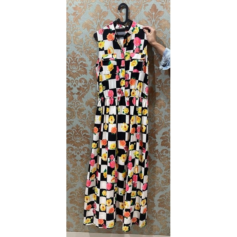 Maxi Dress Tanpa Lengan Solemio