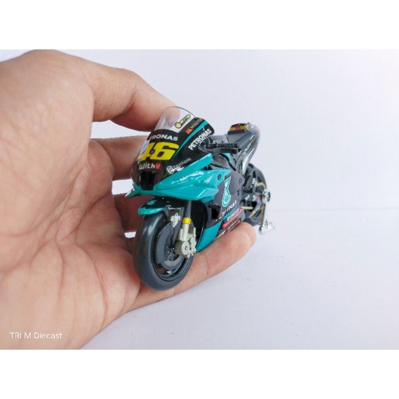 miniatur diecast custom rossi petronas 2021 skala 1:18