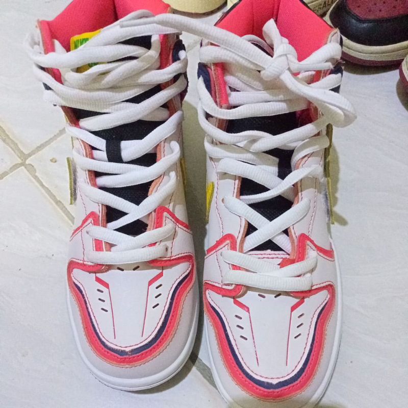 NIKE SB GUNDAM SIZE 40