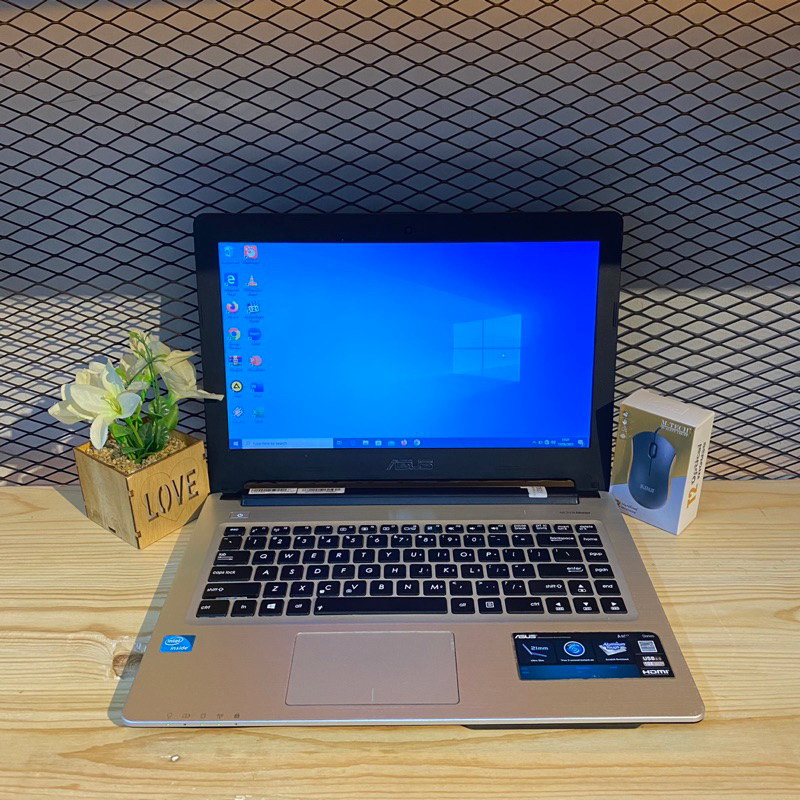 ASUS A46C INTEL CELERON 1007 RAM 4gGB HDD 500GB