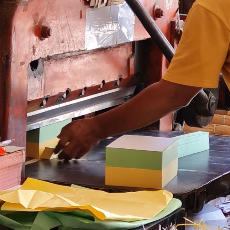 

Ongkos Potong Kertas (Konsultasikan di chat)