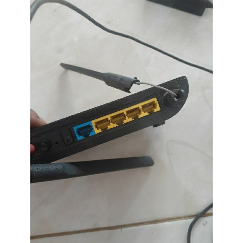 Router HUAWEI model WS330