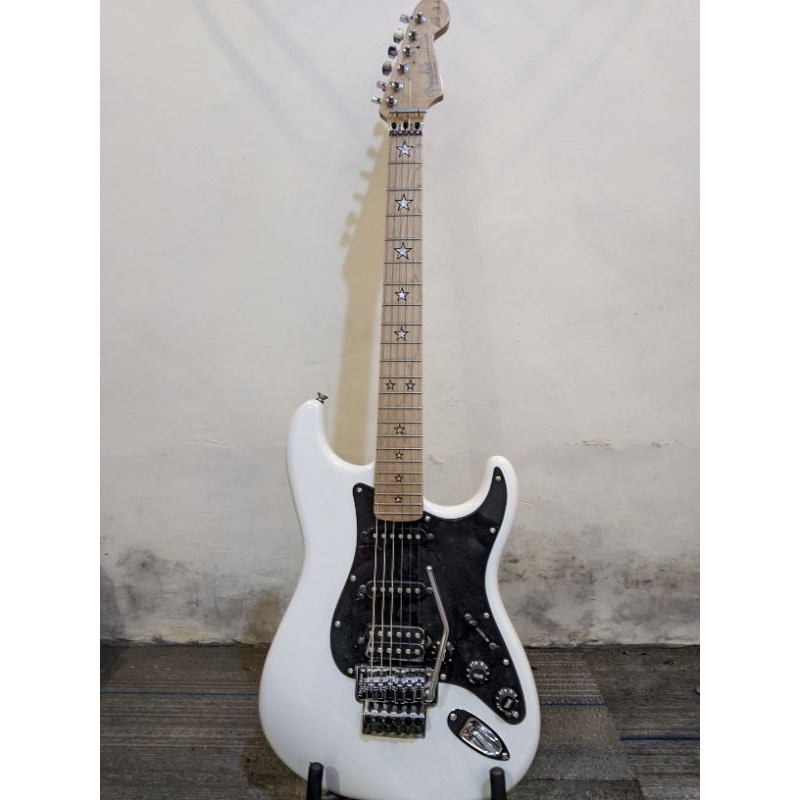 Gitar Elektrik Fender Stratocaster Richiesambora