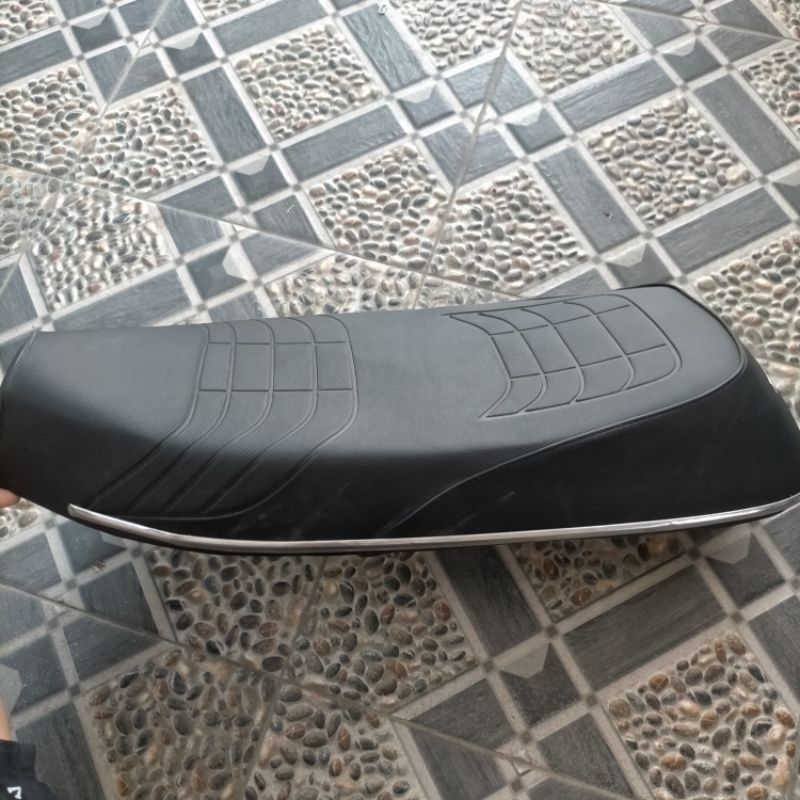 Jok motor Honda C70 model racing