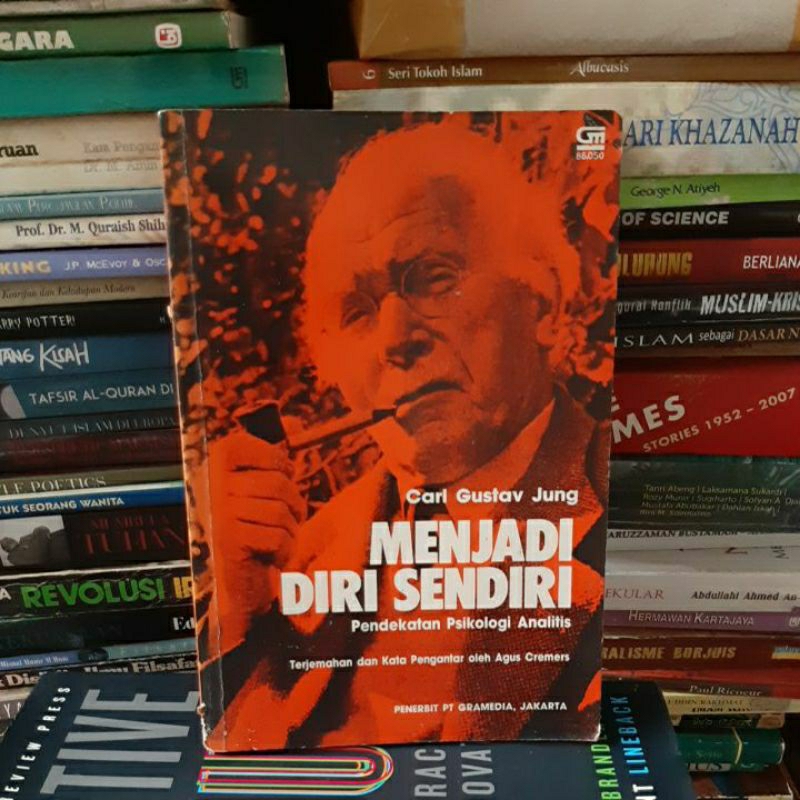 Buku menjadi diri sendiri. Pendekatan Psikologi analitis. Carl Gustav Jung.