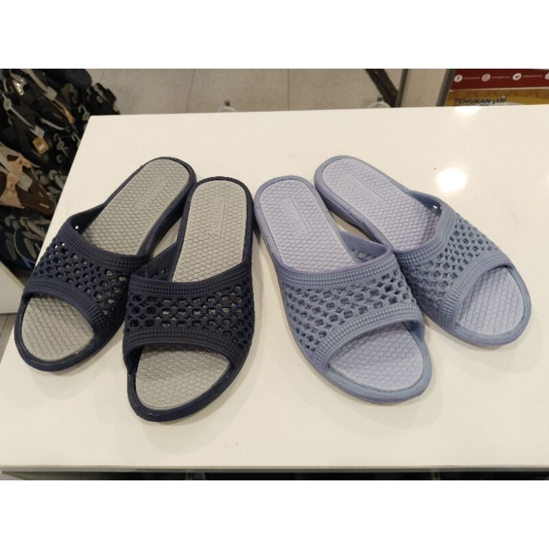 sandal karet sandak produk Bata