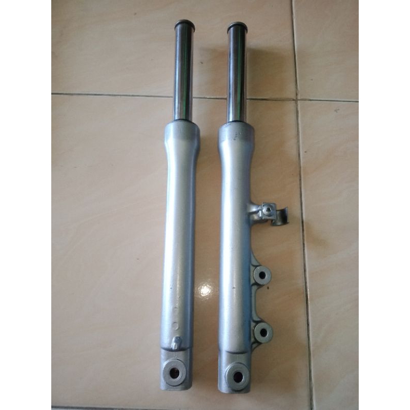 Shock depan Suzuki Satria 2 tak Hiu Lumba ori