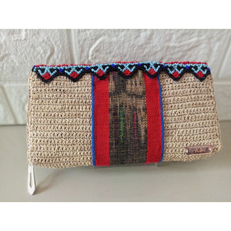 Tas/Dompet Wanita Khas Dayak Daun Doyo