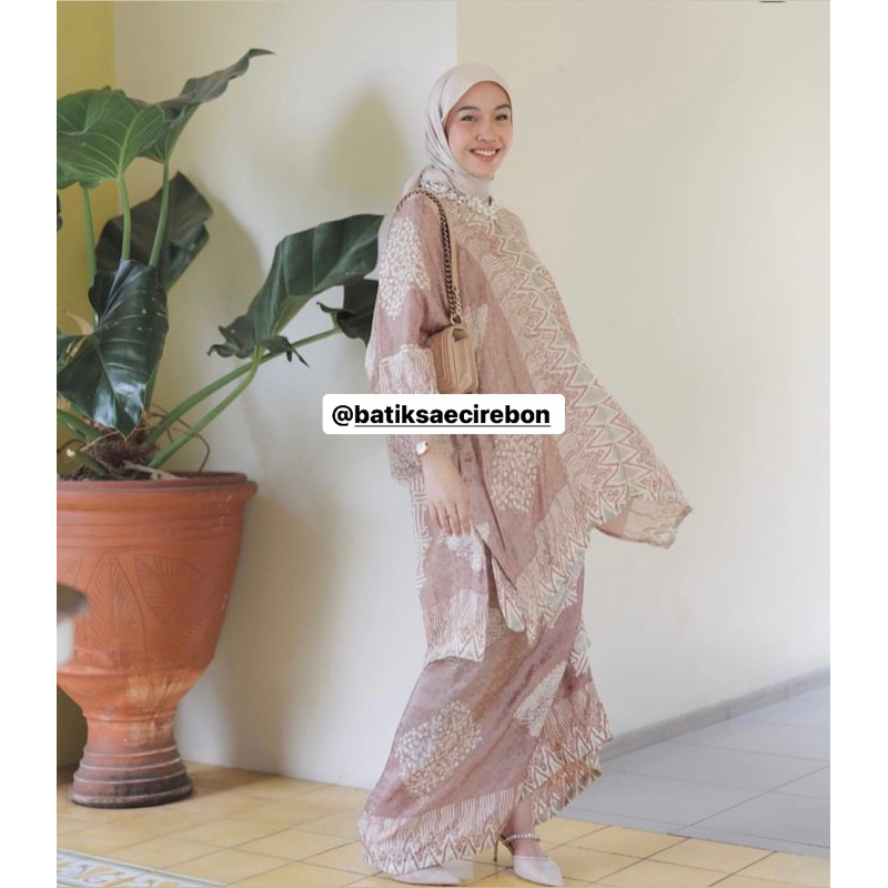 ONE SET BATIK BATIK ARUNA WITH LACE