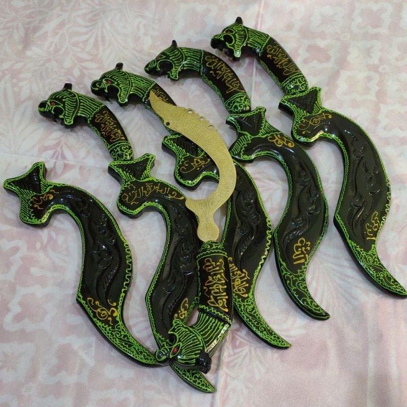 terlaris barang antik kujang Kuningan besar kaligrafi