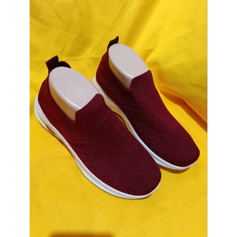 sepatu senam perempuan Yiberly