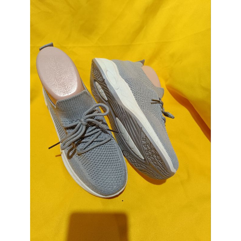 sepatu senam perempuan yiberly tali