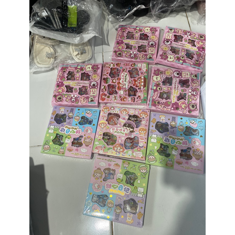 

stiker momo