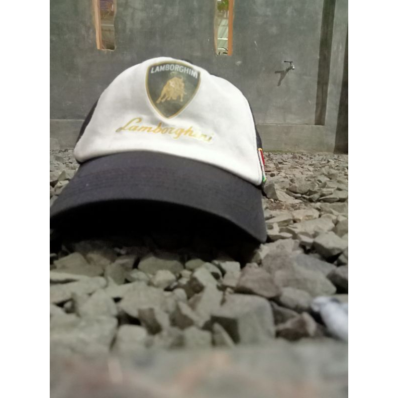 topi lamborghini trucker
