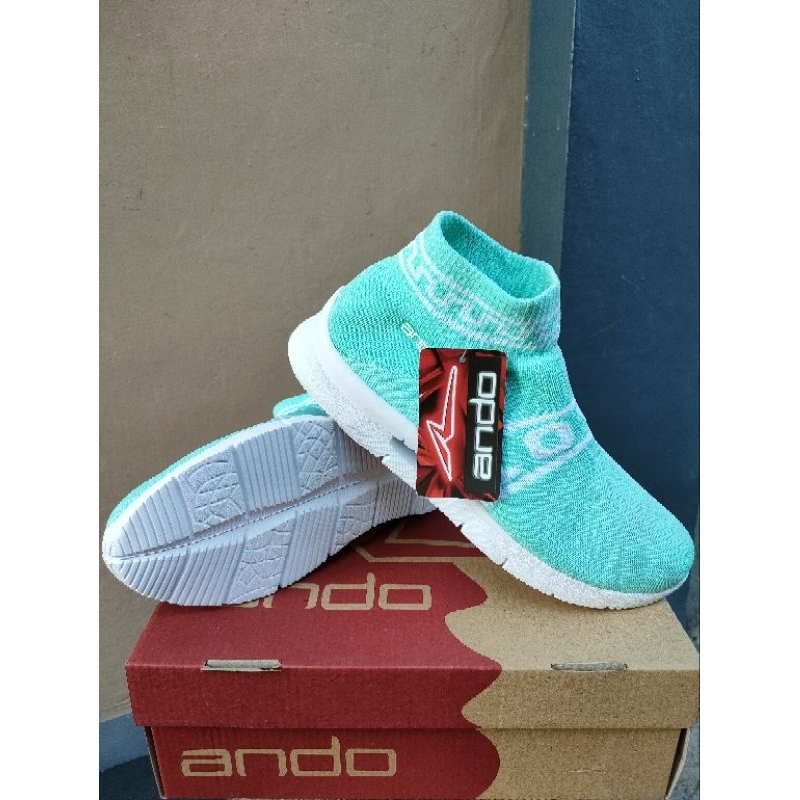 Ando slip on