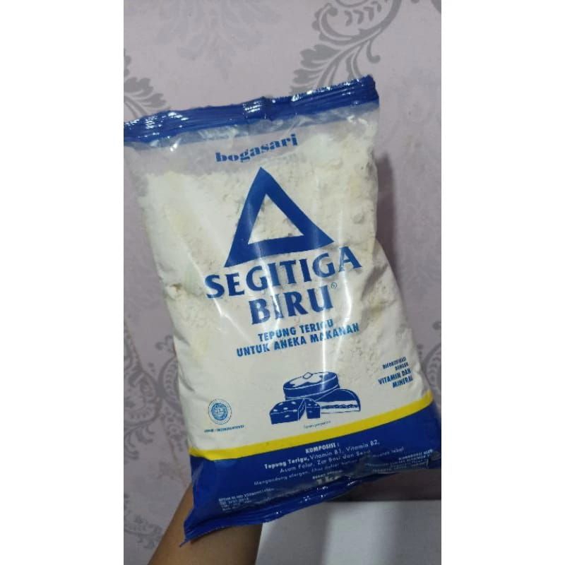 

Terigu 1kg Segitiga Biru