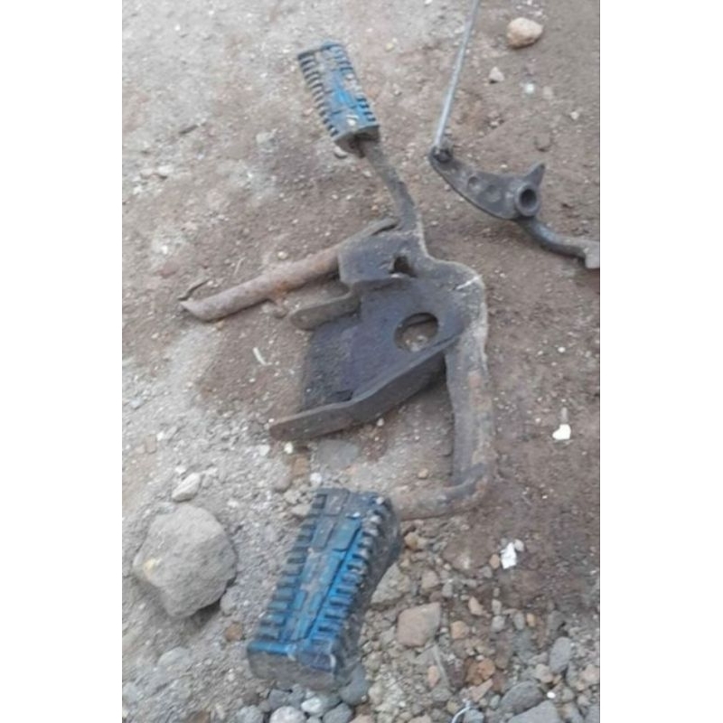 foot step fotstep postep depan suzuki crystal cristal tune 110 cc original