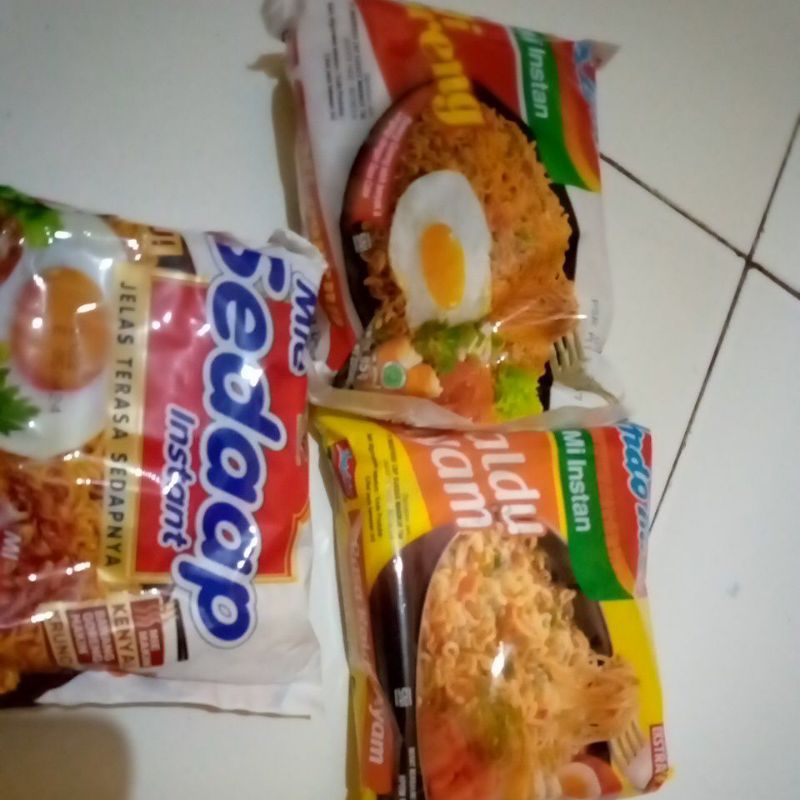 

mie instans 5 pcs