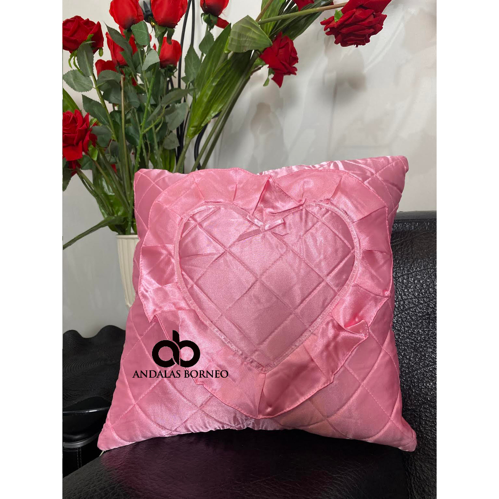 Sarung bantal sofa bordir love hati set 5 PCS 30x30 cm andalas borneo warna emas merah muda soft pin