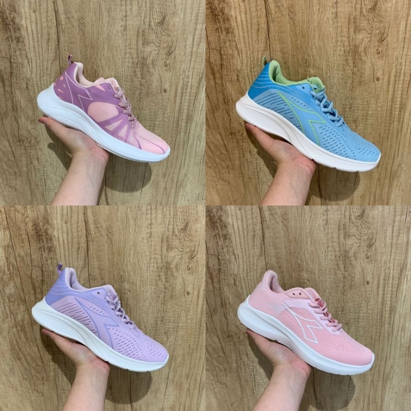 Shoes Sneakers Running [Diadora] Women