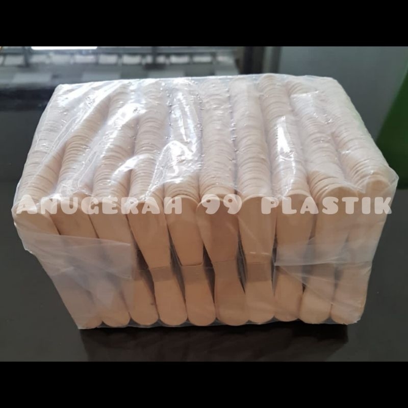 Stik sendok es krim pendek dan panjang.