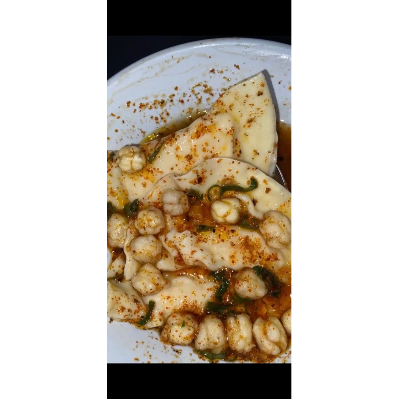 

Pangsit kuah chilli oil