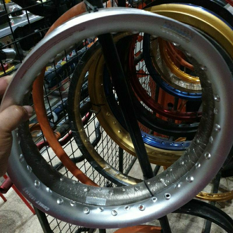 Velg Comet ukuran 140/160-14