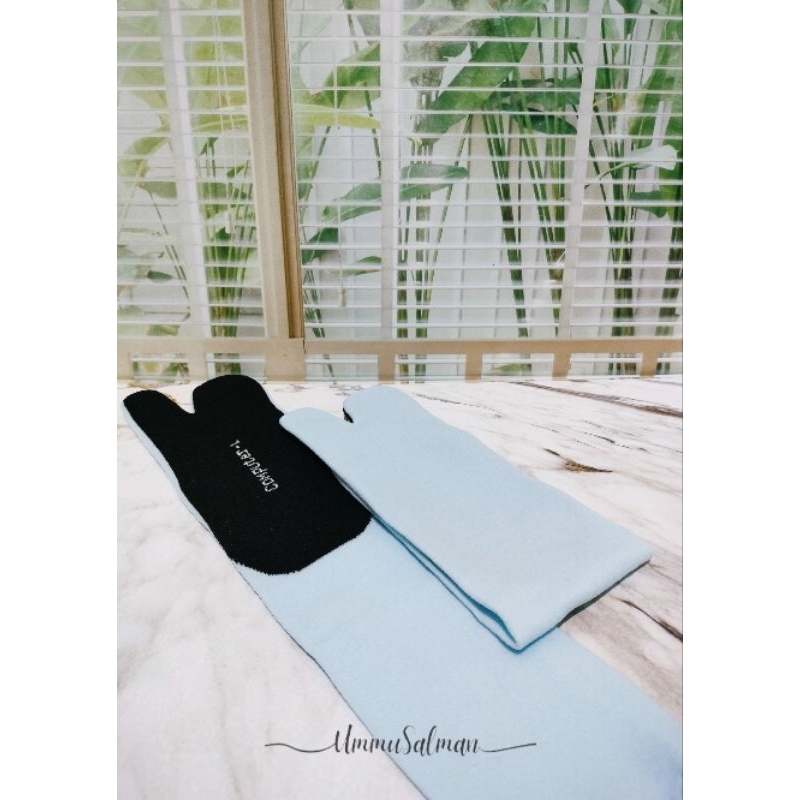 Kaos Kaki Jempol Polos (Tapak Hitam)