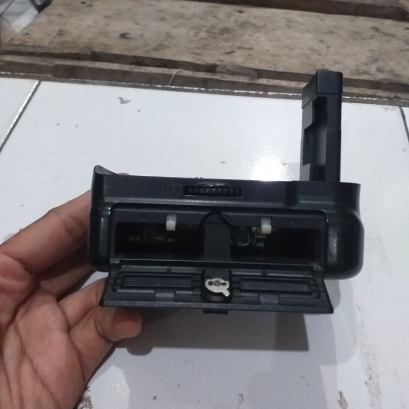 Battery Grip For Nikon D5100, D5200