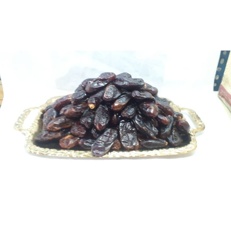 

Kurma Madinah Dates Thinwall Premium 1 Kg