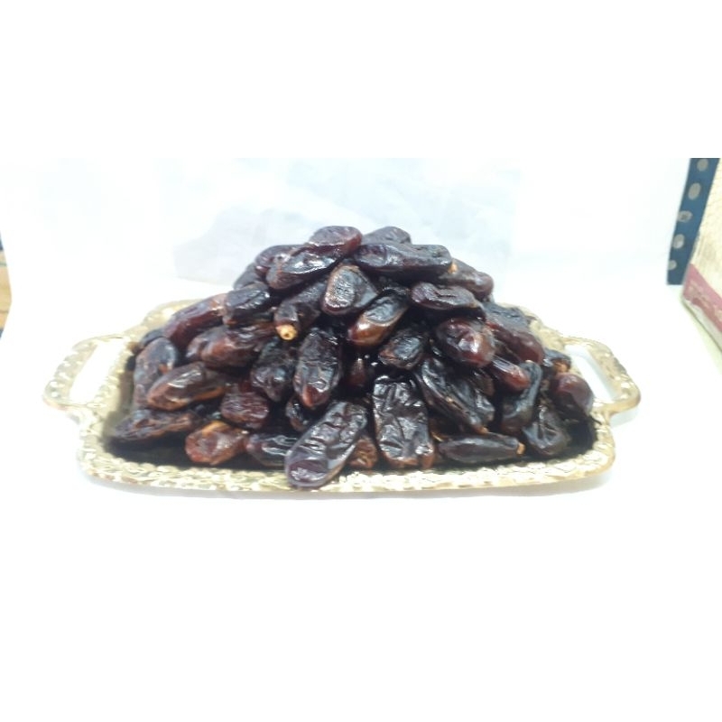 

Kurma Madinah Dates Thinwall Premium 500 Gram