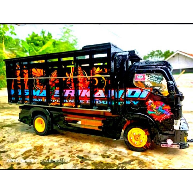 MAINAN MURAH MINIATUR TRUK TERLARIS WISMA SRIKANDI WARNA HITAM,MOBIL MOBILAN BISA OLENG PARAH SAMPAI