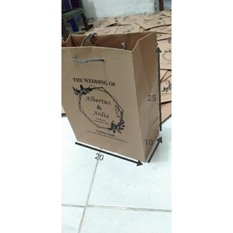 

paper bag+sablon 20x25 free design