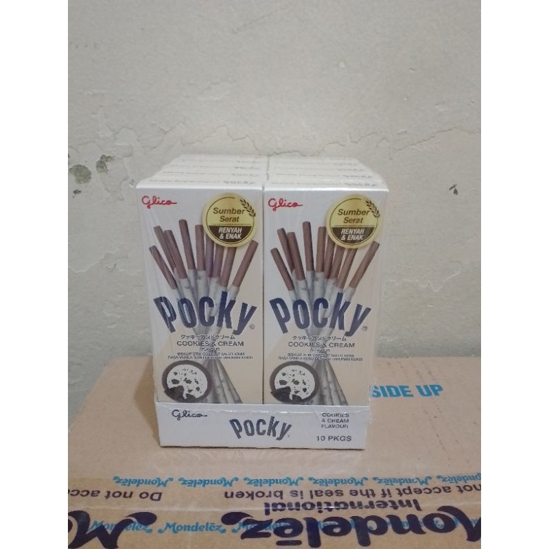 

Pocky Cookies & Cream